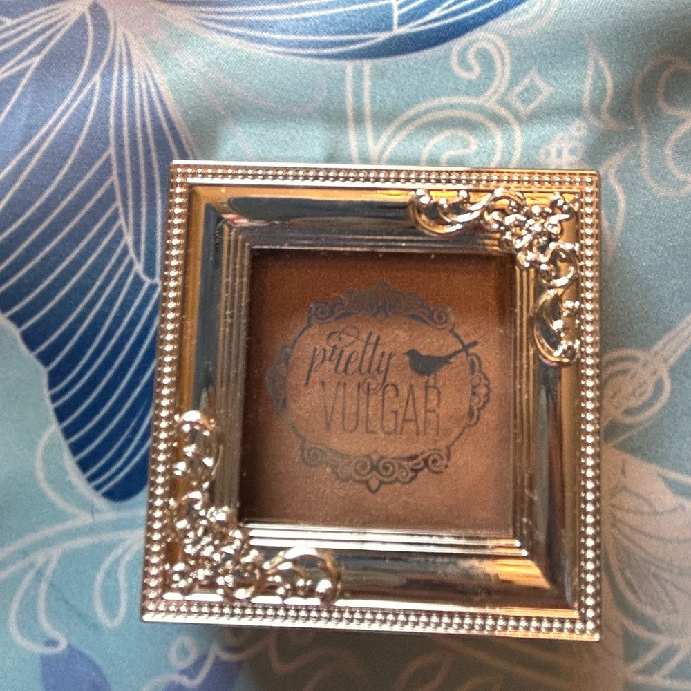 NEW Pretty Vulgar Shimmering Swan Highlighter Rose